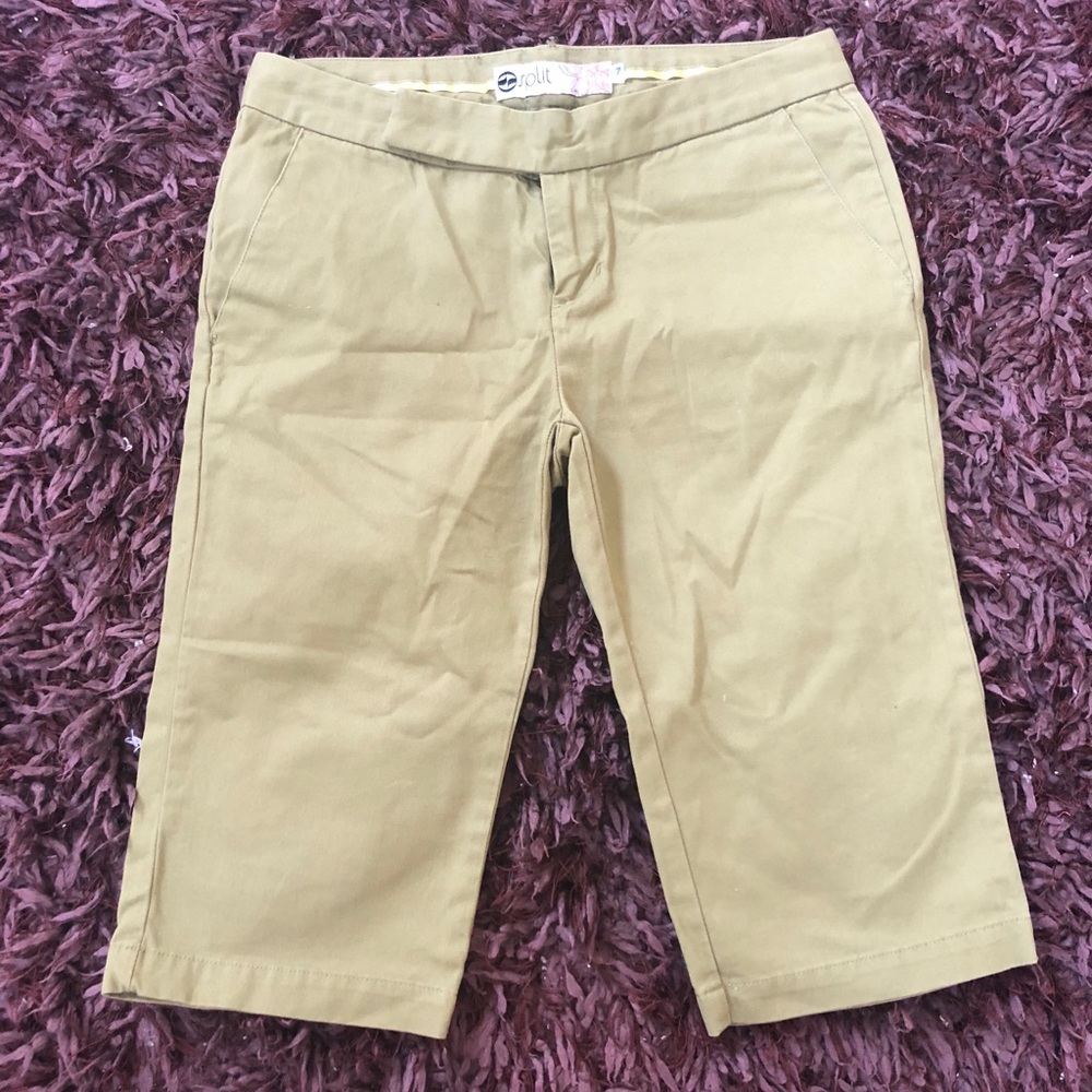 Split cropped Capri